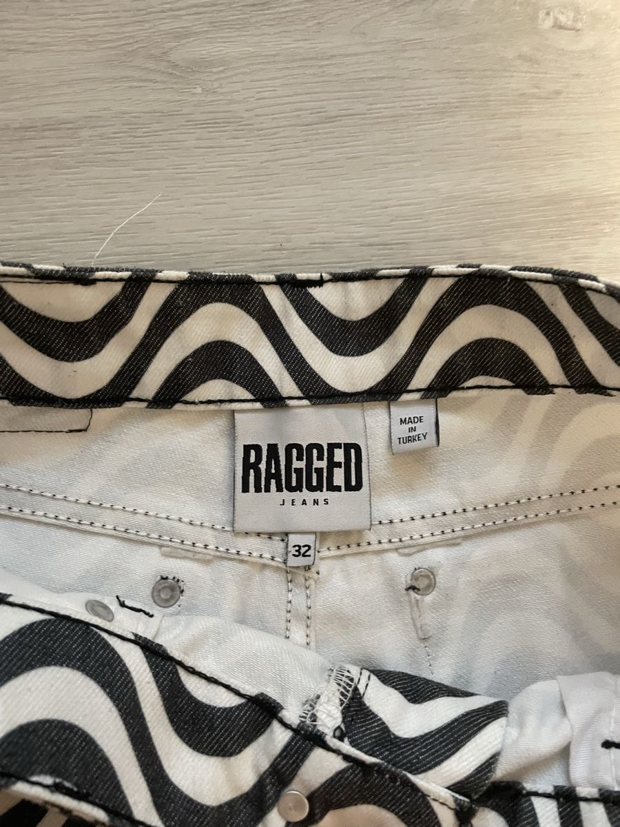 Jeans: Ragged Jeans Gr. 32 (Inch)Hose mit Muster – Gebraucht aus Ennetaach von Ustraessle 1