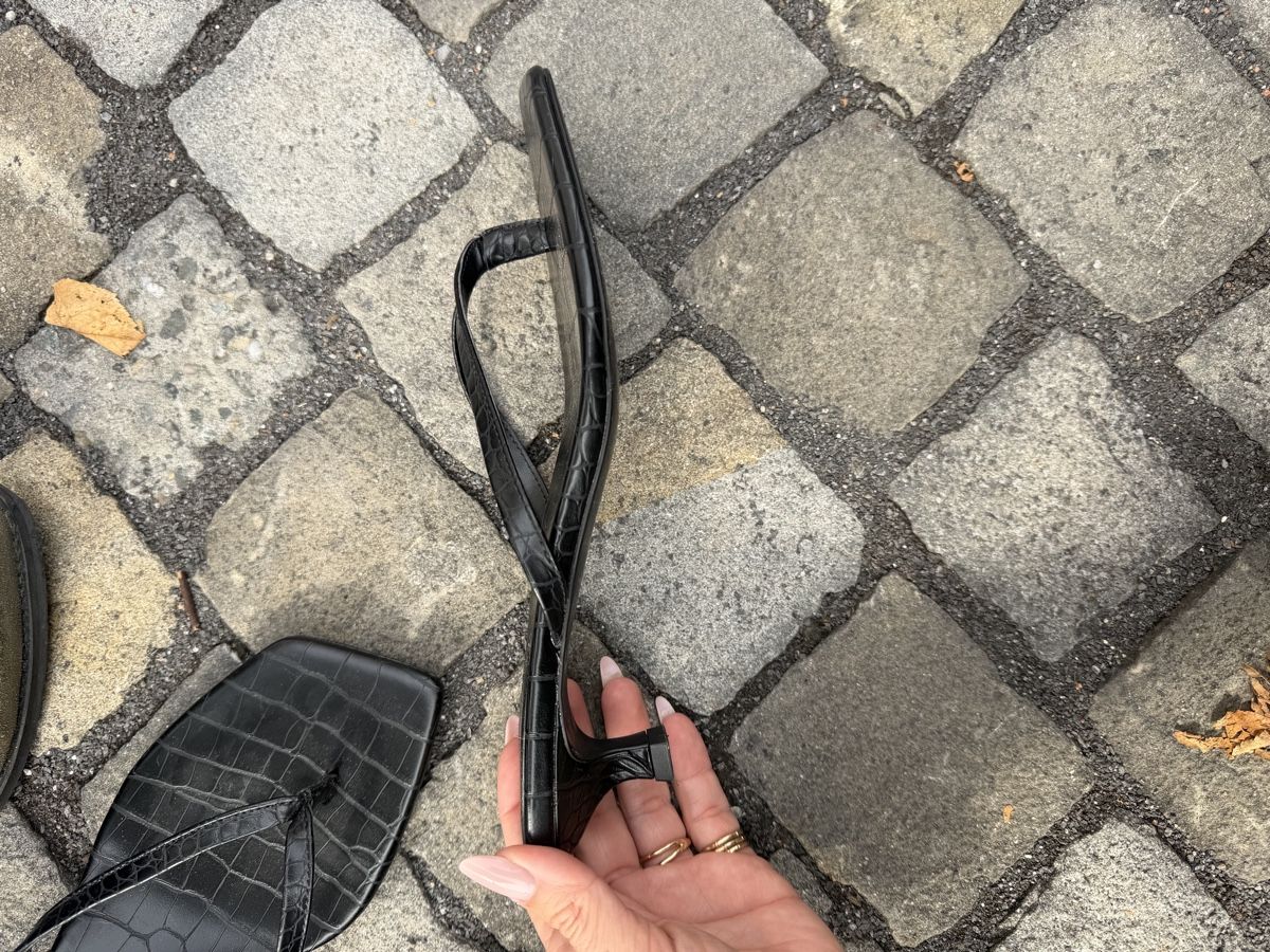 H&M Damenschuhe: Tong à talon H&M – Gebraucht aus Bossonnens von min_qzn8 2