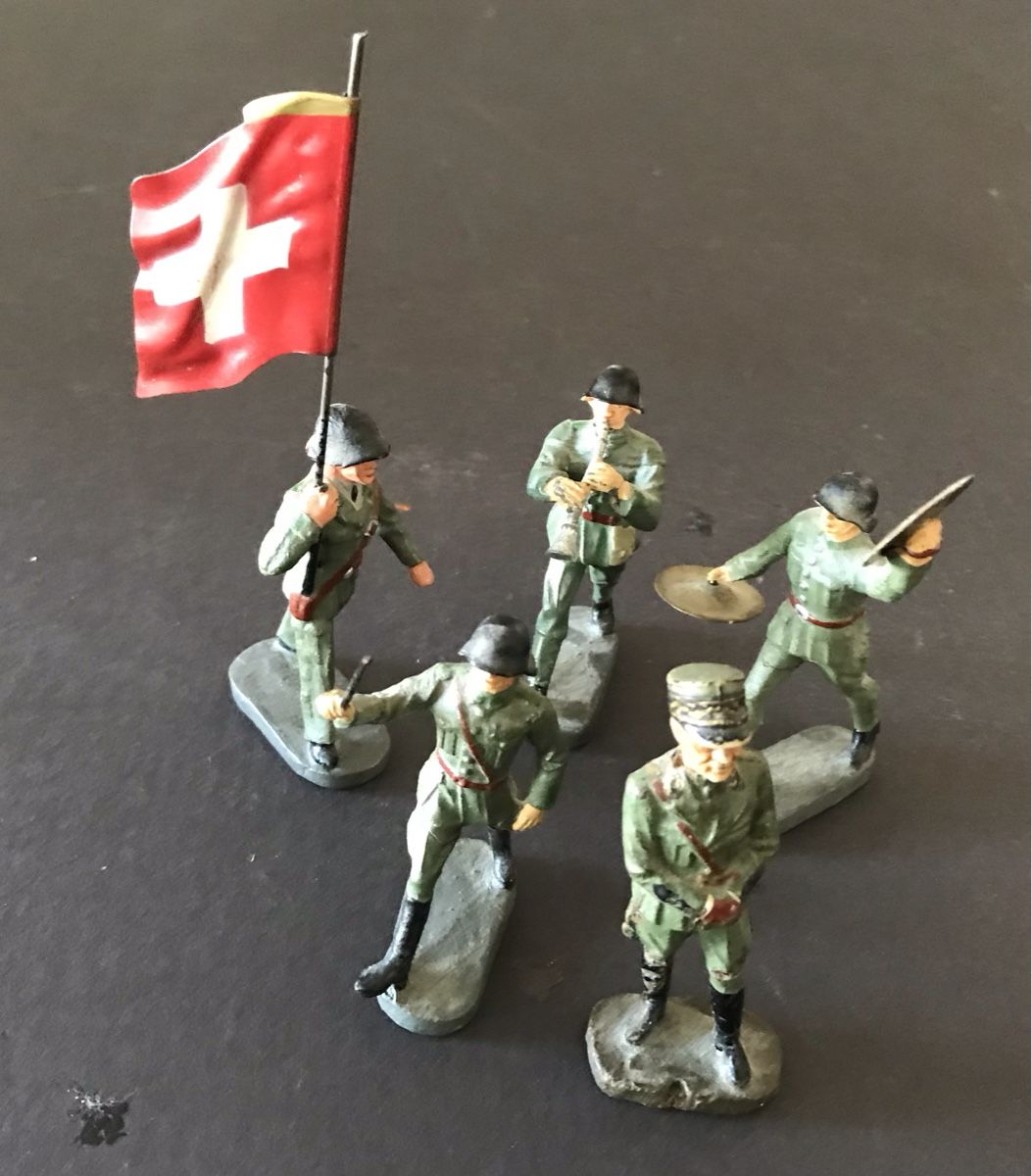Elastolin Giocattoli: Figurines soldats suisses 5 pièces drapeau musique Elastolin – Usato da Penthaz venduto da Petrus45 5