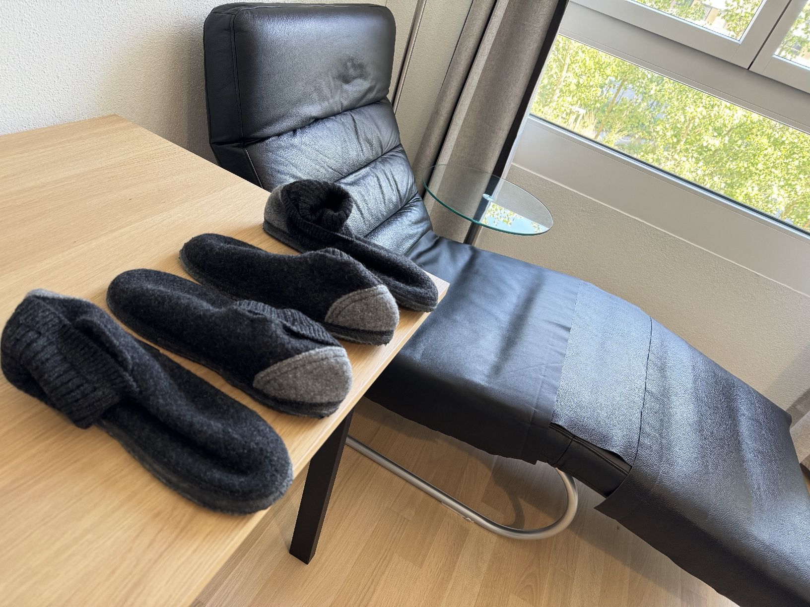 Abbigliamento: Hausschuhe Giesswein – Grösse 45 – Nuovo (secondo la descrizione) da Spreitenbach venduto da sleopard 1