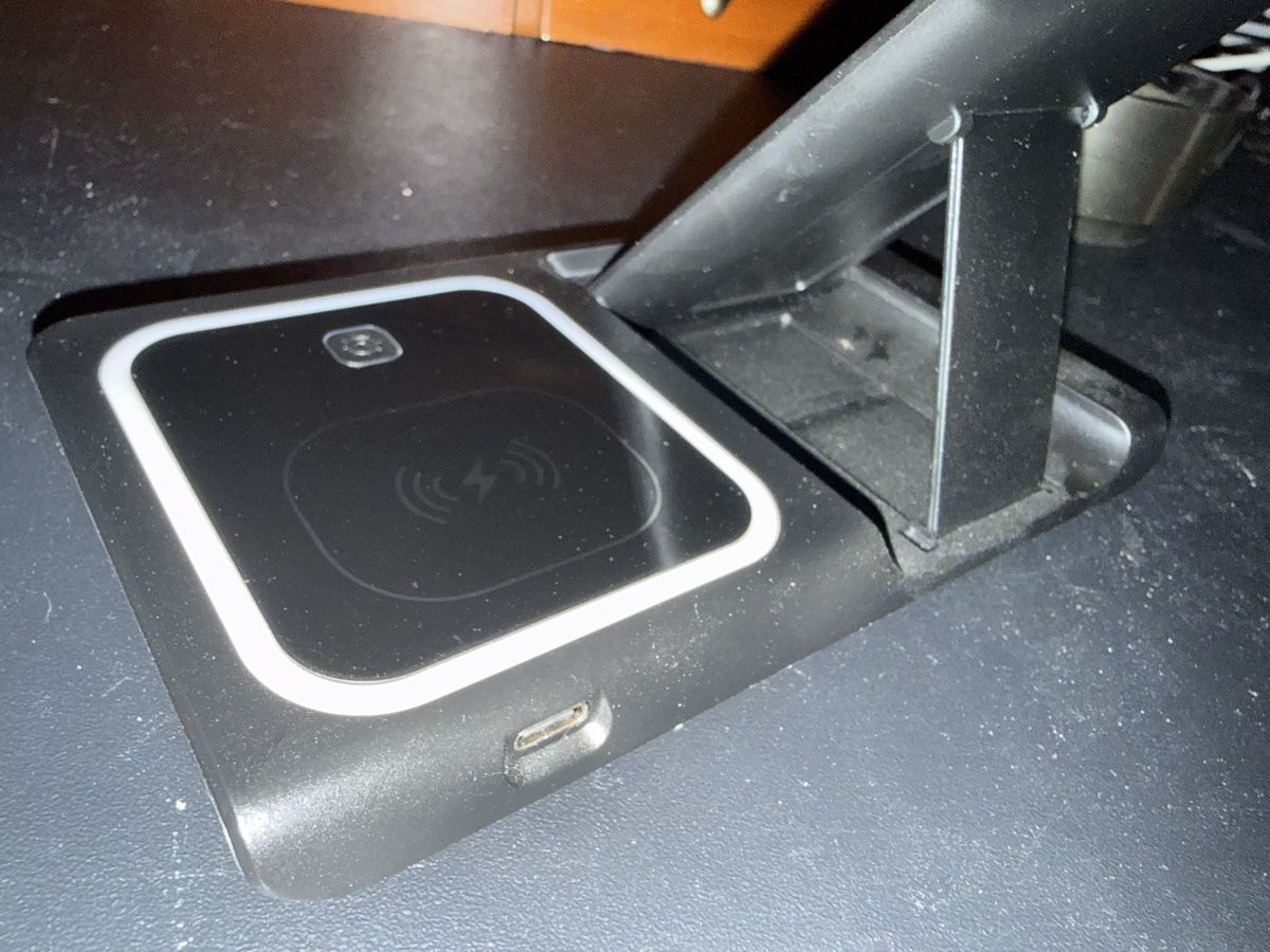 Caricabatterie: Wireless Charger Station for multiple devices!  – Nuovo (secondo la descrizione) da Wald ZH venduto da Carloiten 2