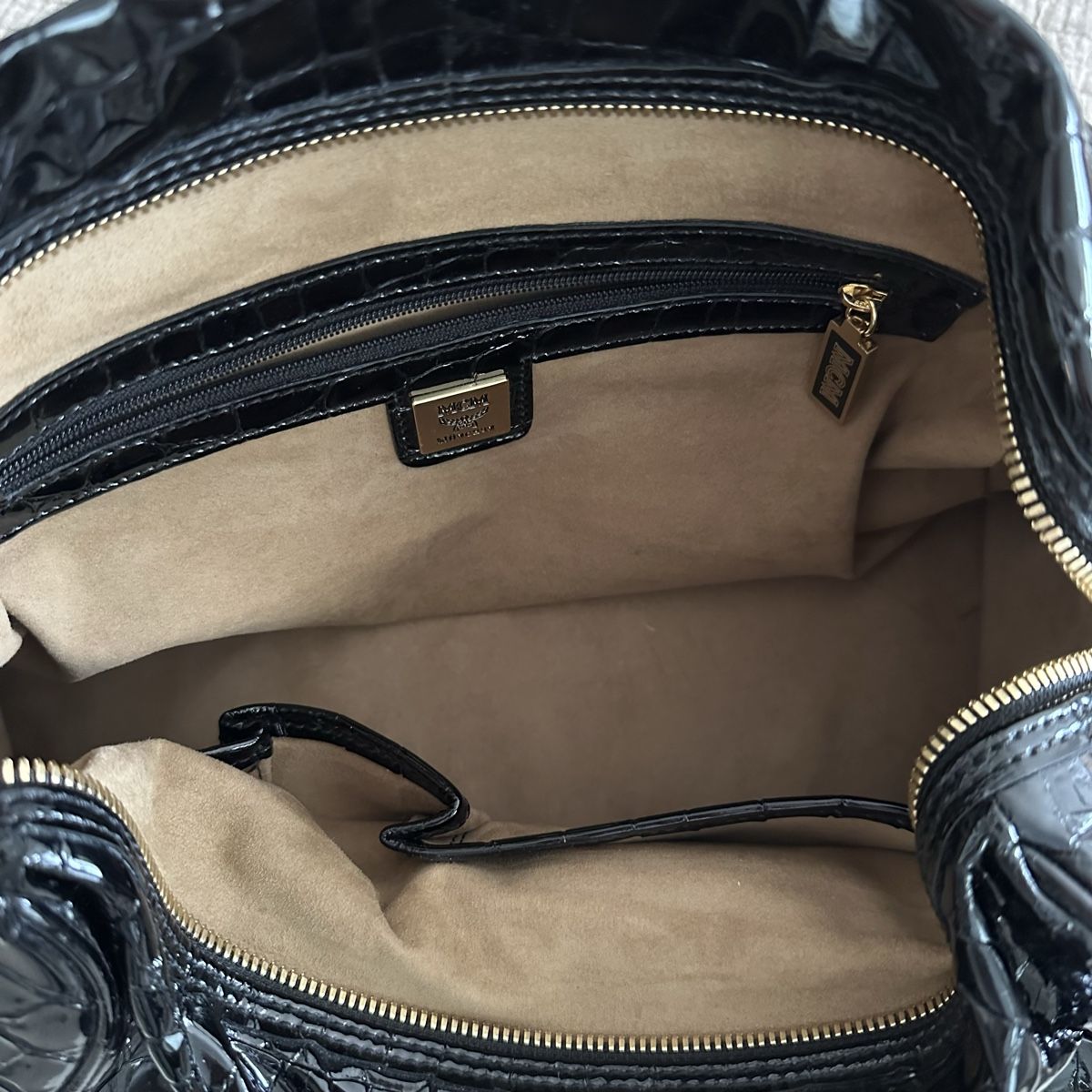 Mcm Taschen für Damen: MCM Schwarze Henkeltasche – Gebraucht aus Zürich von Nomase10. 4