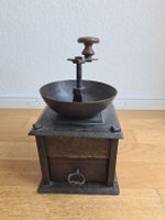 Kaffeemühle Eisen alt mit Schublade