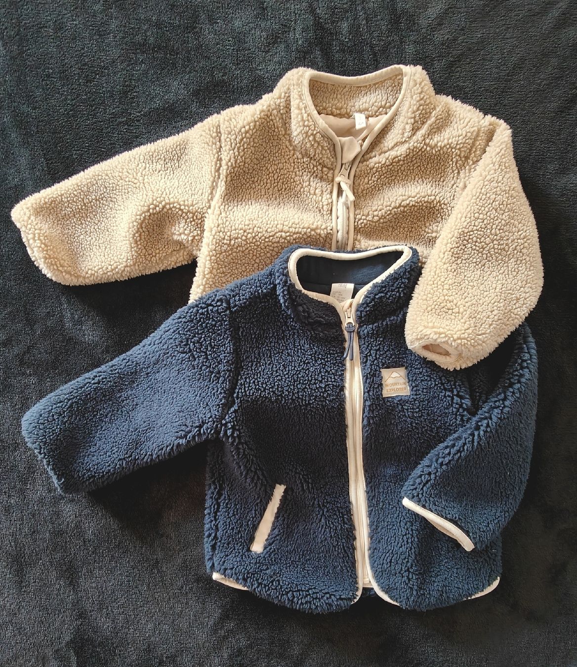 H&M Vestes & Manteaux: 2x Teddyjacken in Grösse 86 – D'occasion à Ulisbach par Re_b3ka 1