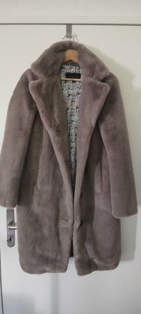 Kuscheliger Oakwood Kunstpelz-Mantel / Webpelz (Grau)