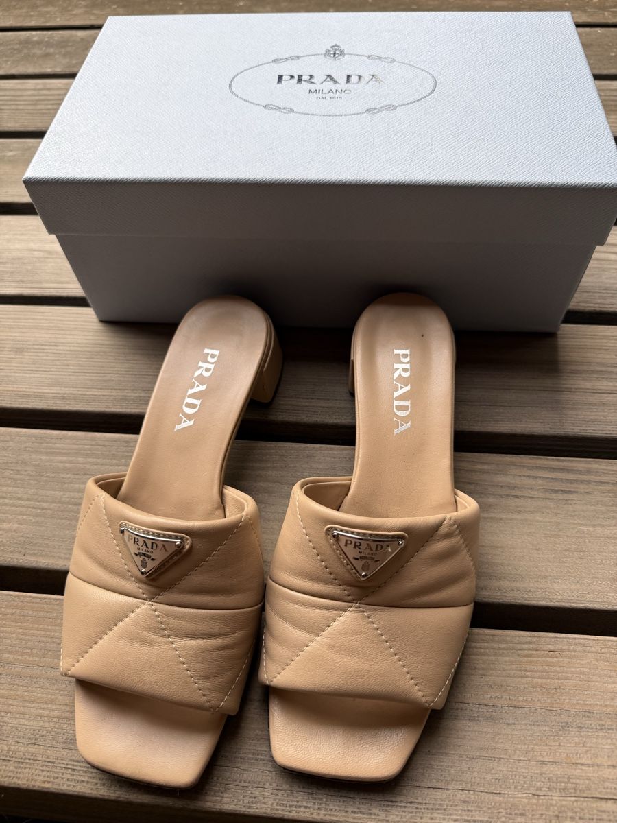 Prada Damenschuhe: PRADA Sandalen Leder Beige Gr.38.5 mit Box – Gebraucht aus Zürich von secondhandpassion 1