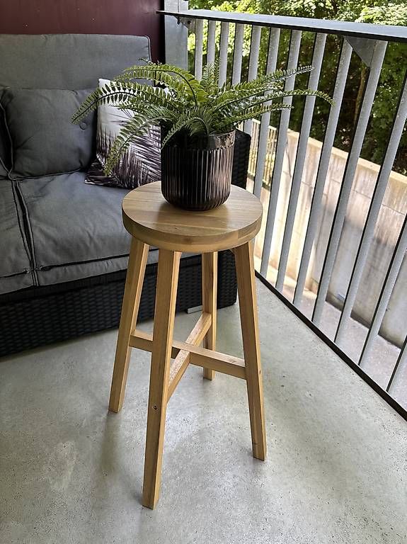 Hocker: Tabouret / Piédestal – Gebraucht aus Fribourg von Brosciuttofunghi 1