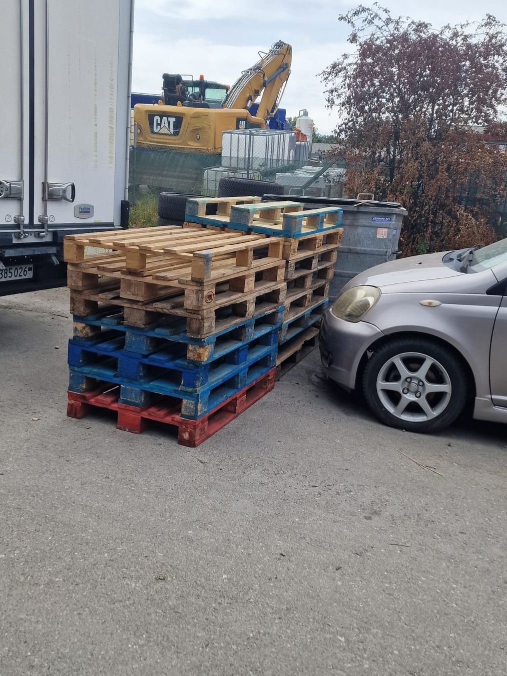 Paletten: pallettes en bois – Gebraucht aus Sugiez von Rikardo31