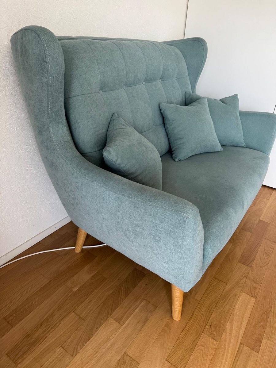 Divani: 2er-Sofa grünblau/mint mit Kissen – Usato da Horgen venduto da Krogh 3