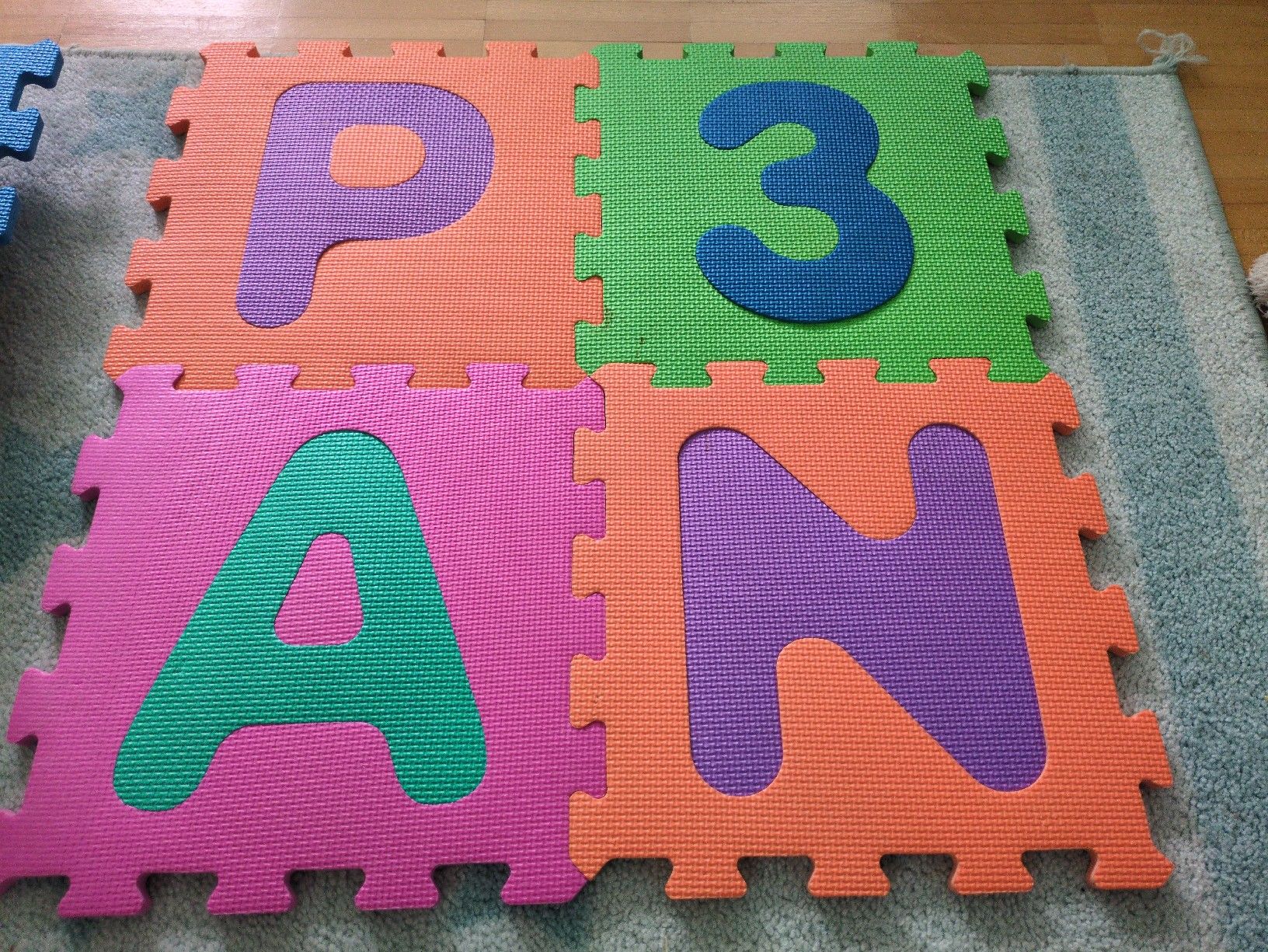 Tappeto da gioco: Puzzlematte Buchstaben und Zahlen – Usato da Zürich venduto da Inpw