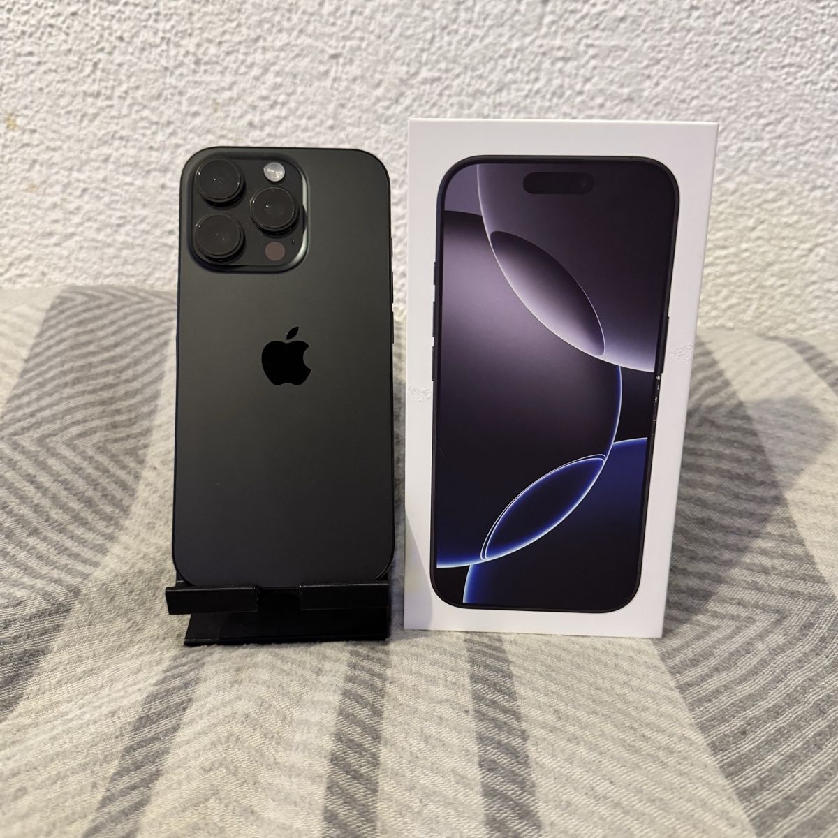 Apple Handys / Smartphones: Iphone 16 Pro 256Gb – Gebraucht aus Cham von Dzhurswitz