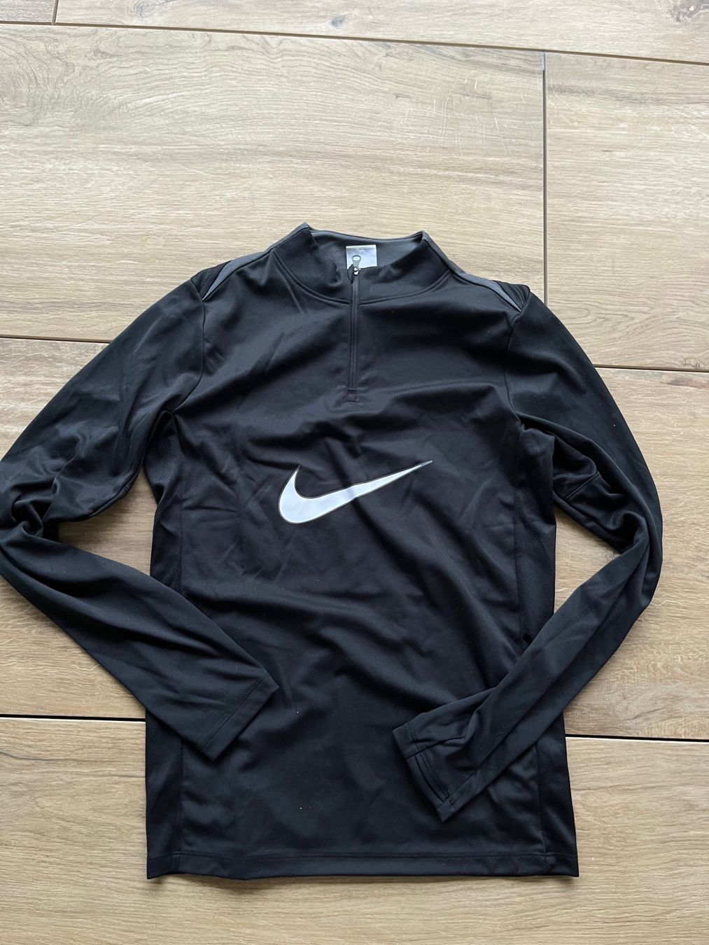Nike Pullover & Sweatshirts: Nike Funktionsshirt – Neu (gemäss Beschreibung) aus Zuzwil SG von dieschnellemichelle