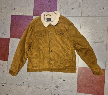 braune Herbstjacke