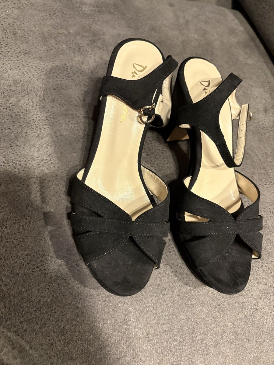 Damenschuhe: Sandalette 38 – Neu (gemäss Beschreibung) aus Sirnach von banshu
