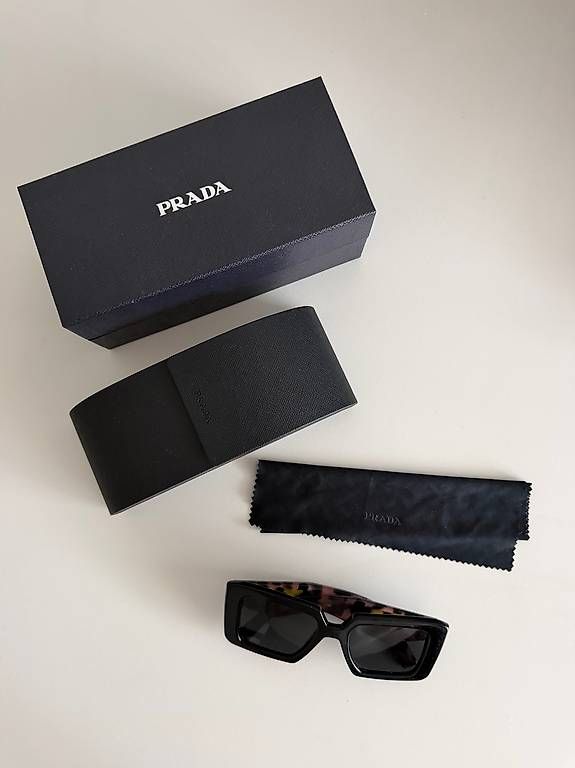 Occhiali & Lenti: Prada Sonnenbrille – Usato da Küsnacht ZH venduto da pet_65zf