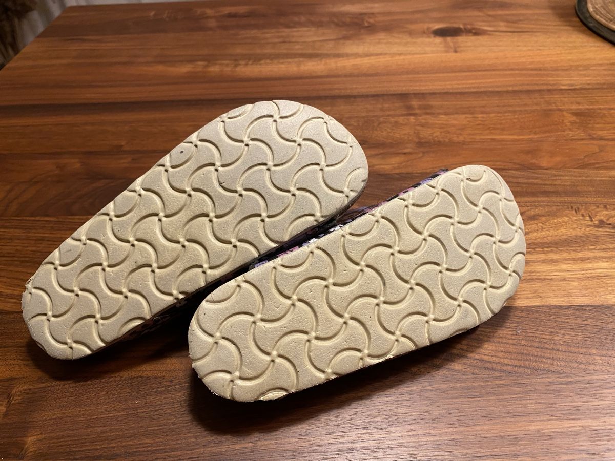 Schuhe für Mädchen: Hausfinken Gr 31, Sohle gut – Gebraucht aus Uerikon von MiBreStaef2023 1