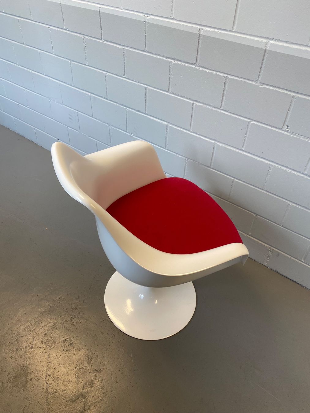 Knoll Sedie: Tulip Chair von Eero Saarinen – Usato da Bern venduto da sommerverkauf 2