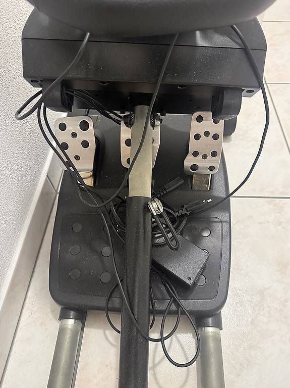 Controller: Logitech Lenkrad mit Ständer – Usato da Chur venduto da Domi7000 2