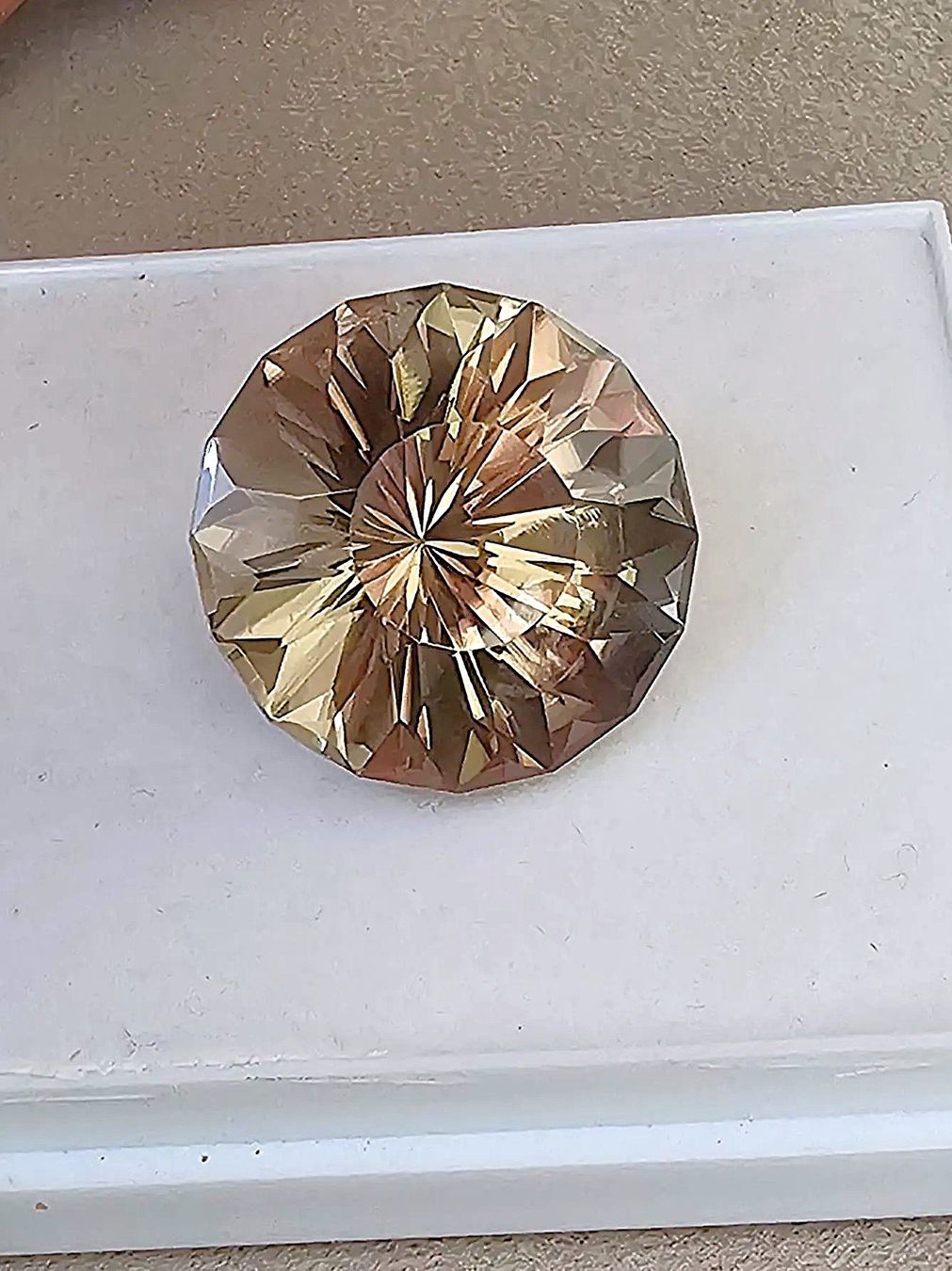 Pietre preziose: Csarite Diaspore  49.04 Karat. Zertifiert. – Nuovo (secondo la descrizione) da Wolhusen venduto da toni079 1