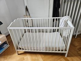 Lit pour bébé blanc avec matelas  (120x60cm)