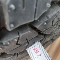 4 Räder LandCruiser Hilux **neue** Pneu, 225 70 17 C, 139.7