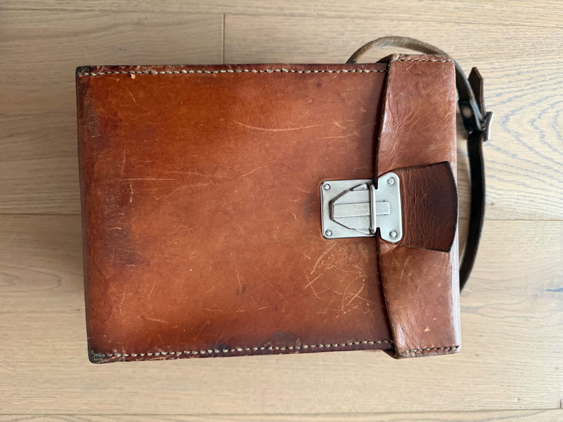 Schweizer Armee Taschen: Ledertasche CH Armee – Gebraucht aus Belp von daniel_1984