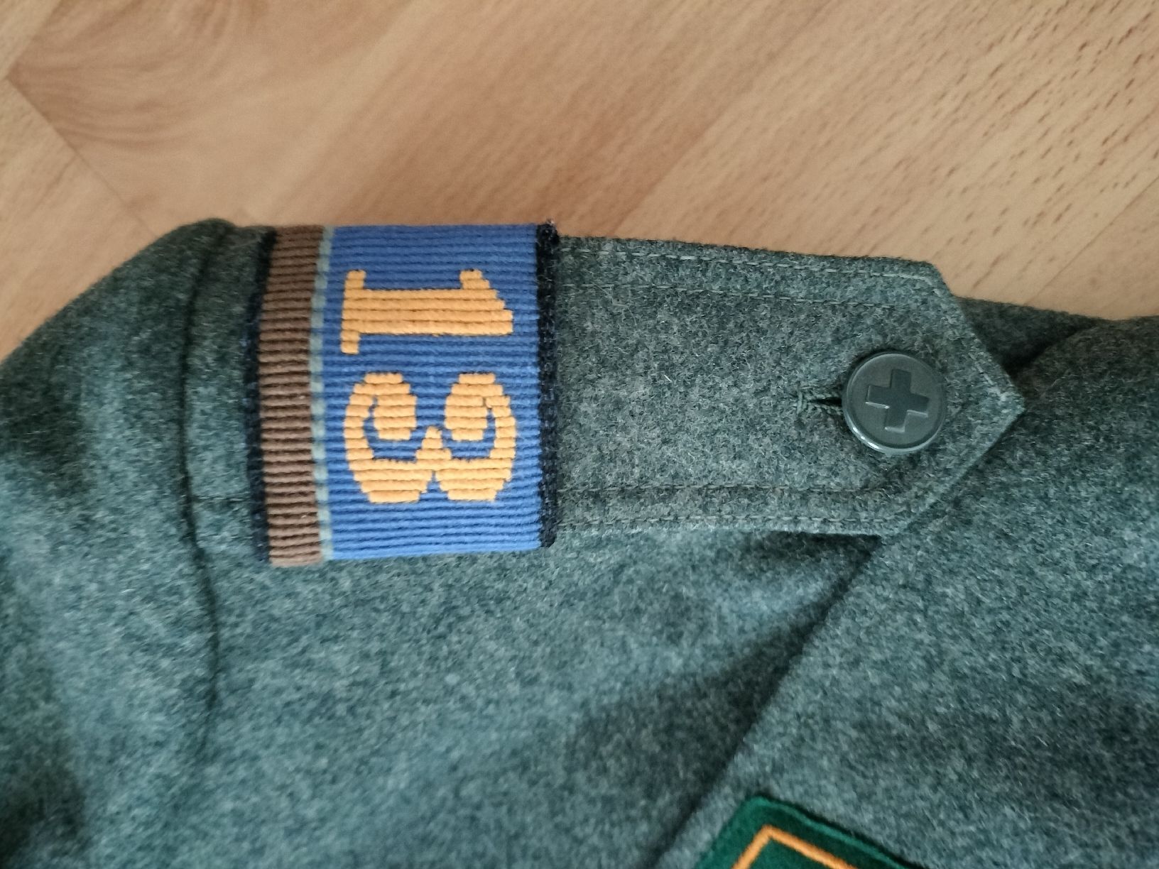 Schweizer Armee Uniformi: Antike Schweizer Armee Militär Uniform – Usato da Schwanden Sigrisw venduto da cadieux71 2