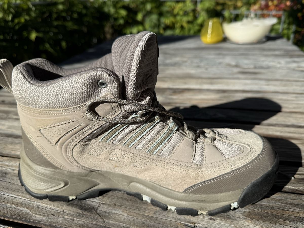 Adidas Scarpe da donna: Adidas Schuhe, NEU, Gr. 40 – Nuovo (secondo la descrizione) da Uster venduto da Flummi