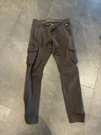 Braune Cargo Hose, Grösse 28, Top Zustand für den Herbst!