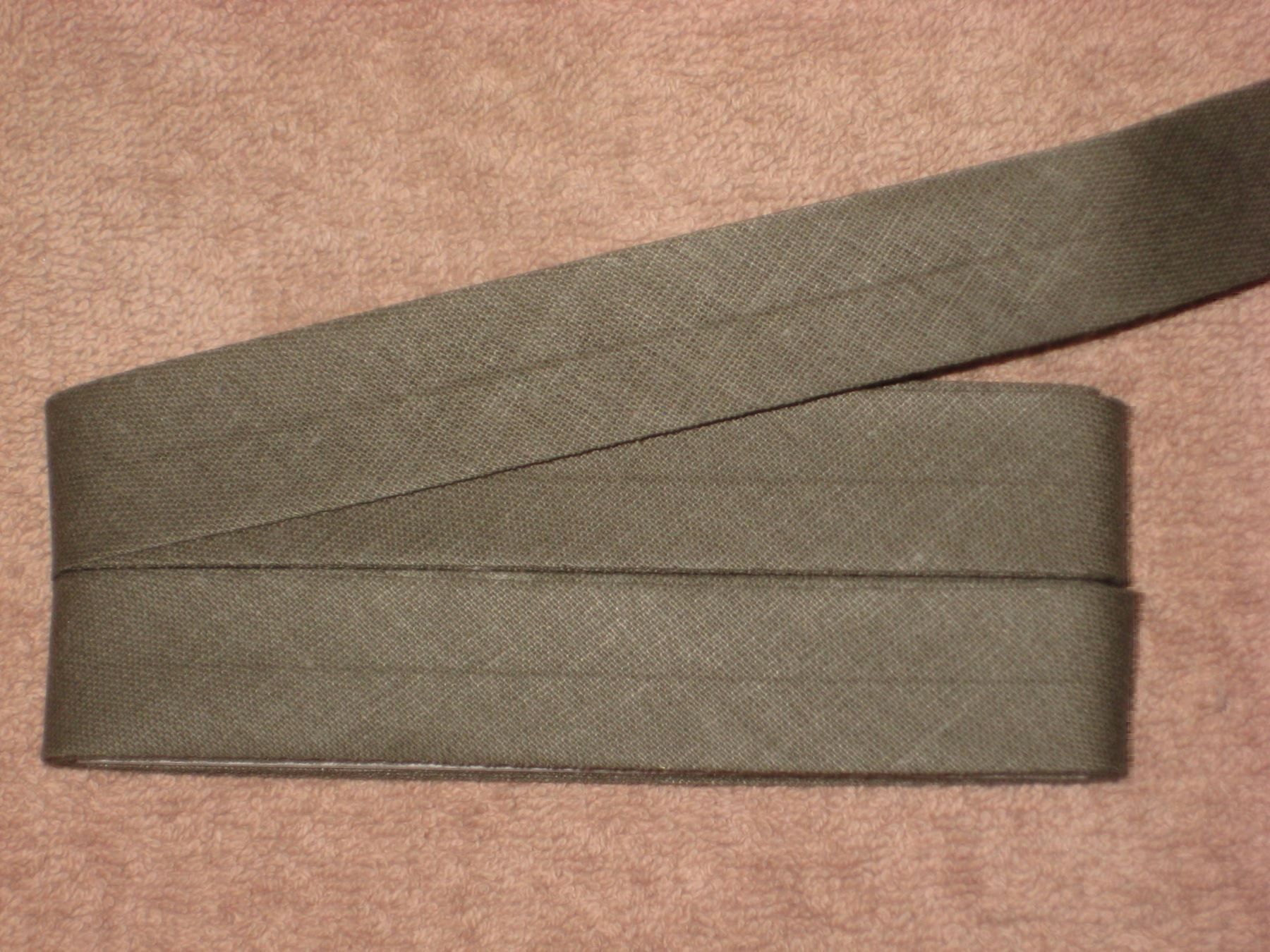 Dekobänder: Schrägband olivegrün 2cm / 1cm breit – Neu und originalverpackt aus Füllinsdorf von Schlupp