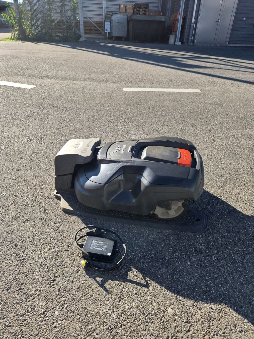 Husqvarna Tagliaerba: Husqvarna Automower 310 – Usato da Worben venduto da TCPoint