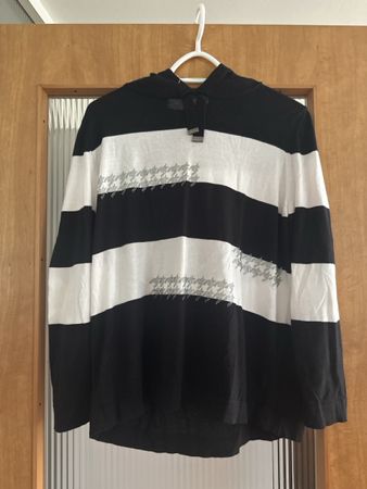 Tuzzi Kapuzenpulli, gestreift, Gr. 40, Top Zustand!