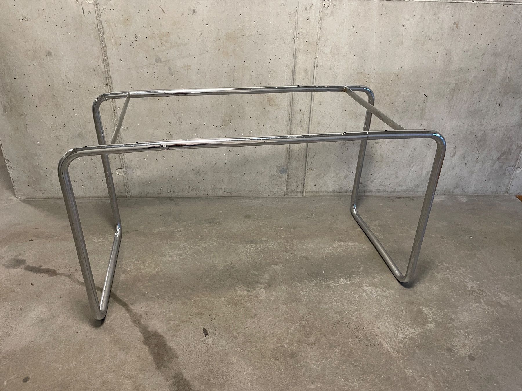 Altri mobili: Tischgestell Chromstahl ähnlich Marcel Breuer – Usato da Zürich venduto da starch.studio 1