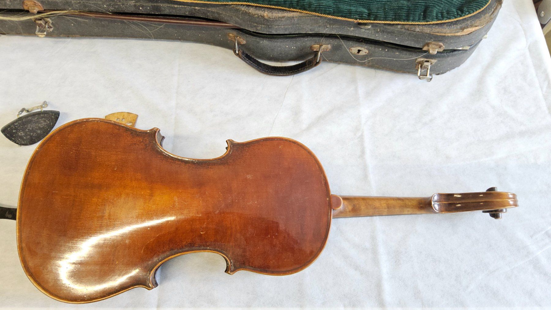 Instruments de musique: Ancien violon avec archet et coffret – D'occasion à Malleray par Frederic24 7