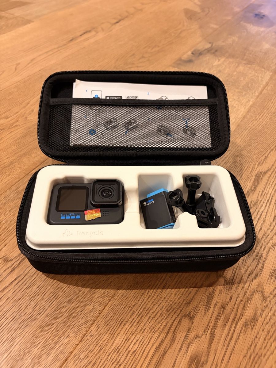 Gopro Action Cam: GoPro Hero 10 Black Mega Action Bundle – Usato da Meilen venduto da Mittwoch632 2