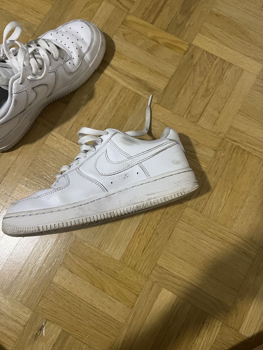 Nike Scarpe da uomo: Klassische Nike Air Force 1 - Grösse 37.5 – Usato da Rubigen venduto da mil_98vx 2