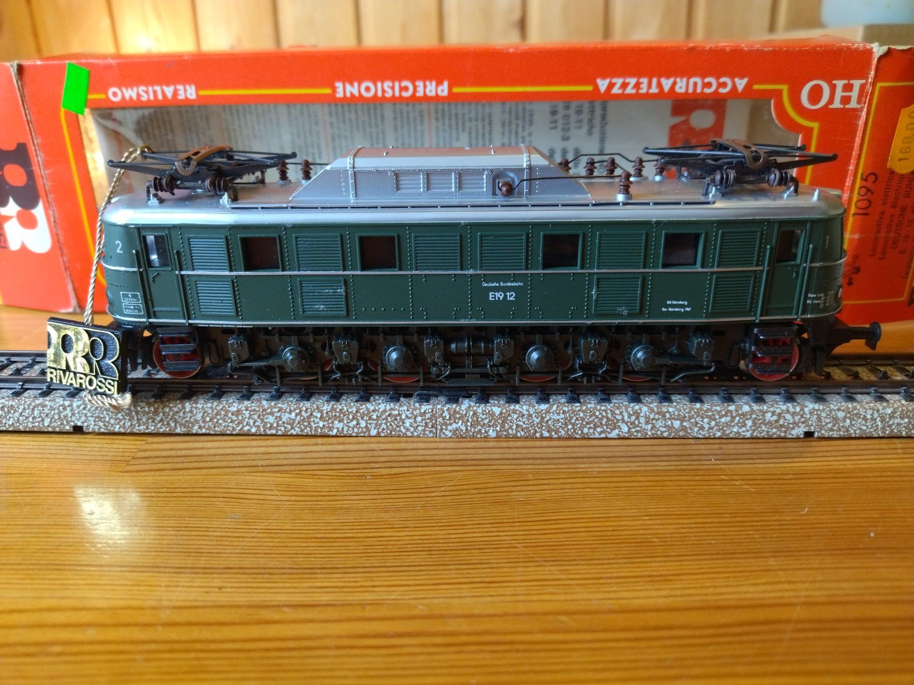 Rivarossi Modellini di ferrovie: Rivarossi Lok E 19-12 (513) – Usato da Basel venduto da BeanieUp 1