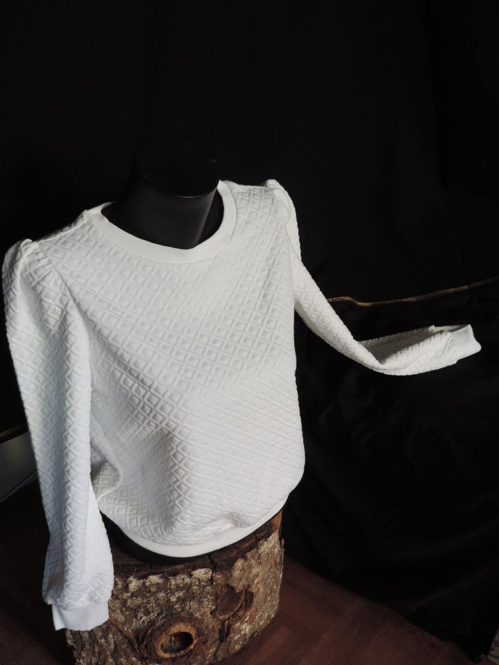 Maglioni & Felpe: pull blanc motif relief – Usato da Genève venduto da Axelle333 1