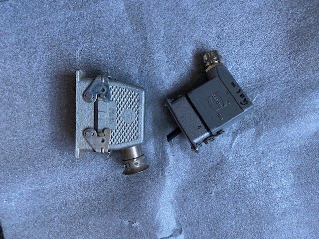Componenti elettronici: Stecker Harting, Elektrostecker, Elektro, Anhänger – Usato da Neudorf venduto da Siola71 1