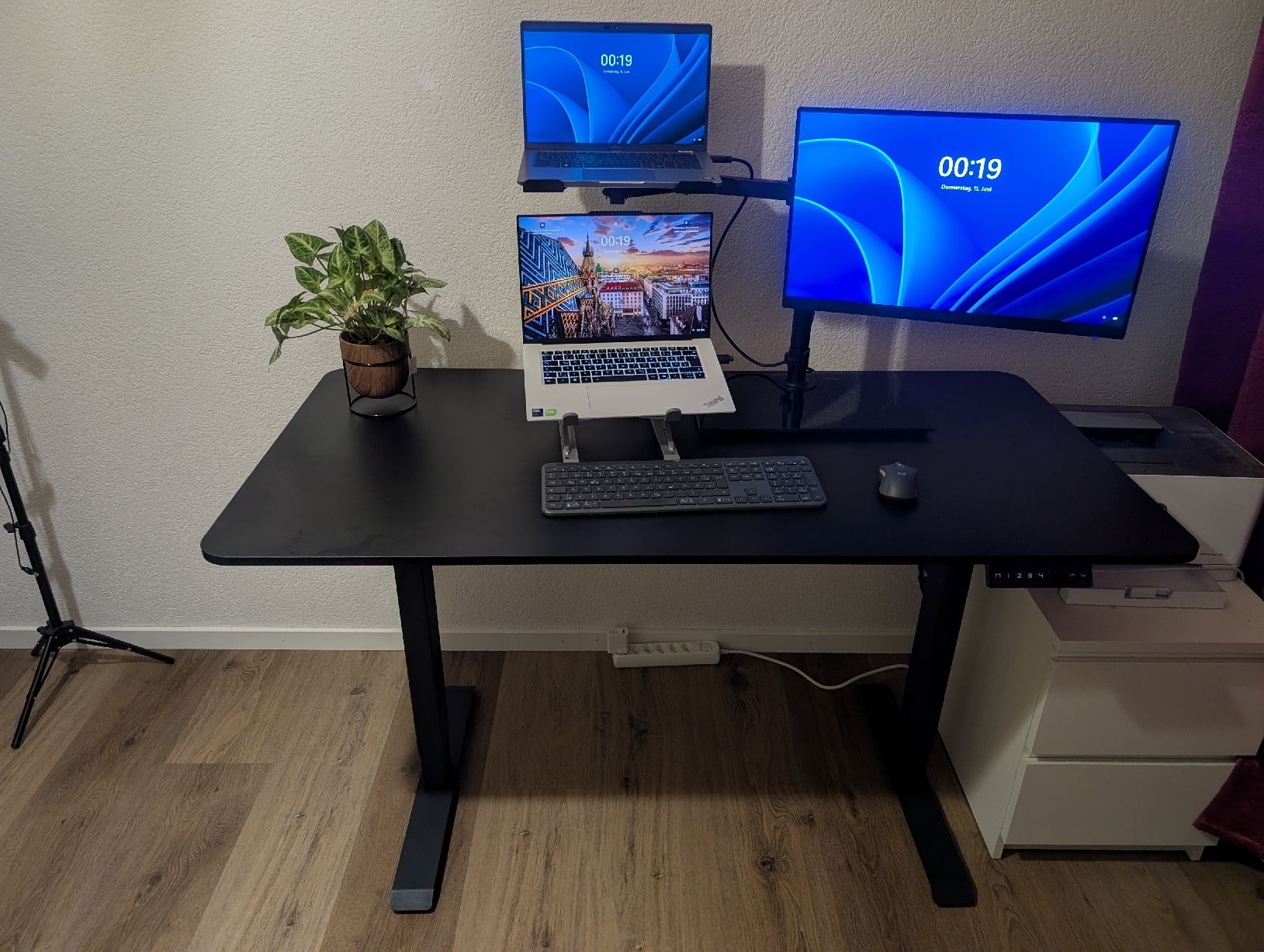 Staffa per monitor: Monitorhalterung 2 Monitore / Laptops, schwenkbar – Usato da Hünenberg See venduto da Klaus91