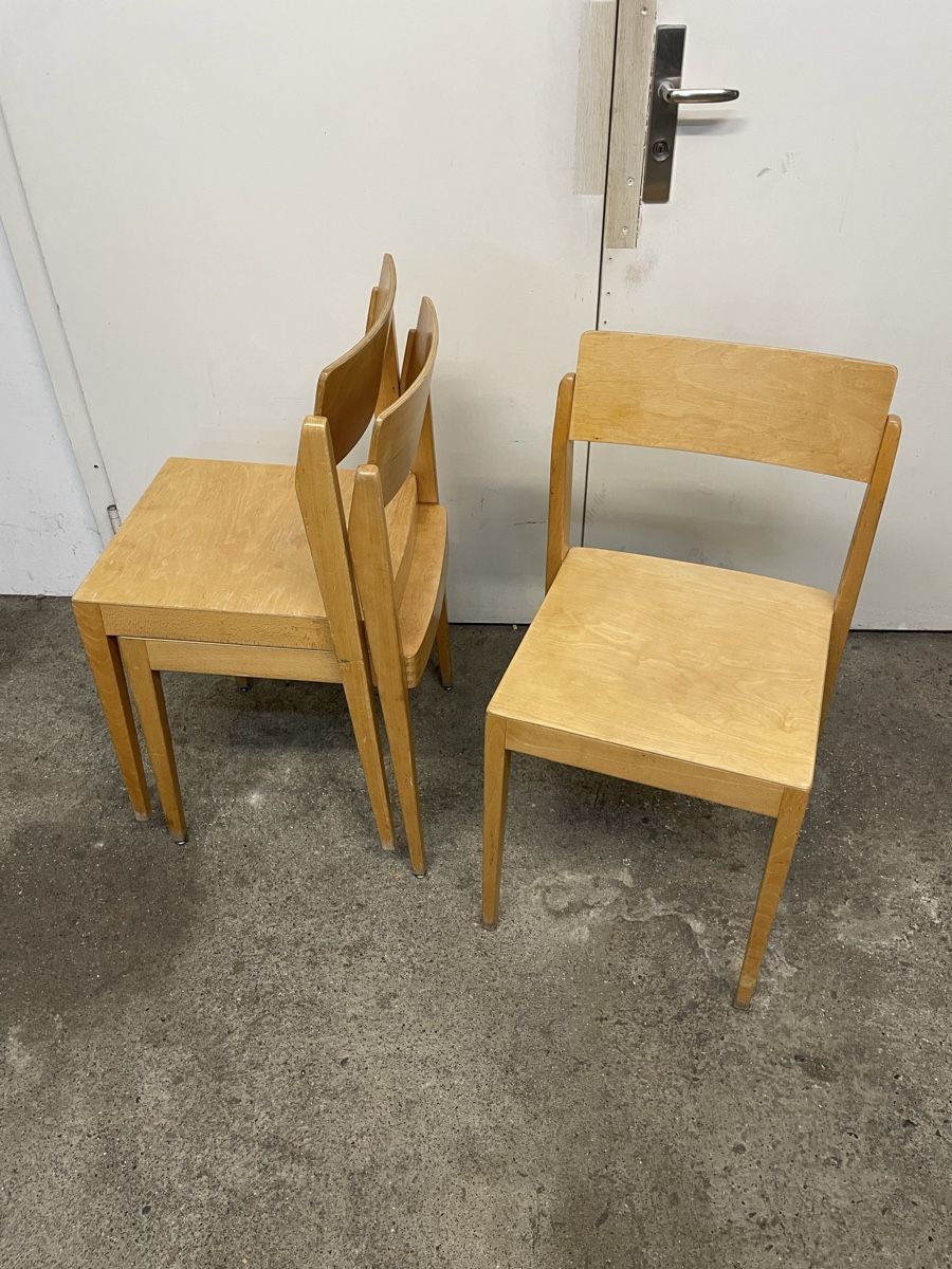 Horgen Glarus Sedie: Stapelstühle Horgen Glarus im 3er in Set – Usato da Basel venduto da M.Secondhand