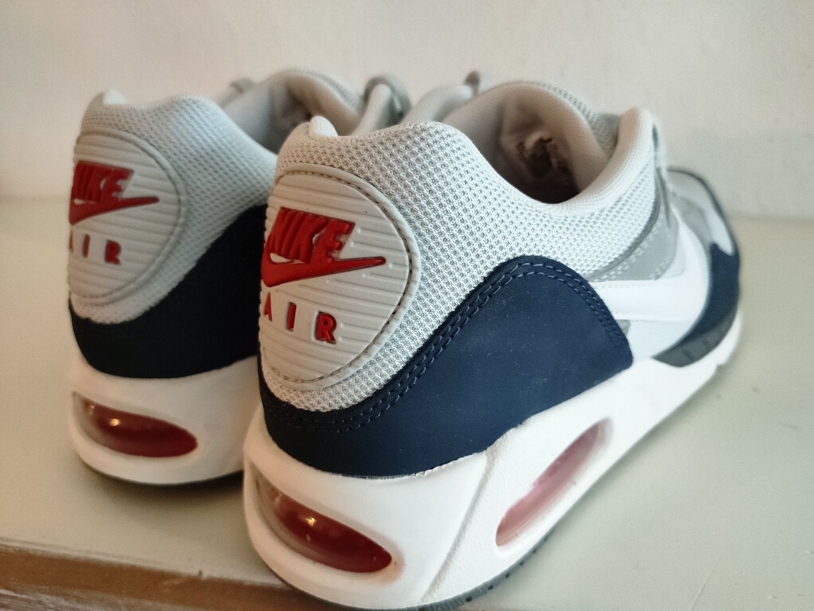 Nike Scarpe da uomo: NIKE AIR , einmal getragen, fast neuwertig – Usato da Romanshorn venduto da Pebombua69 1