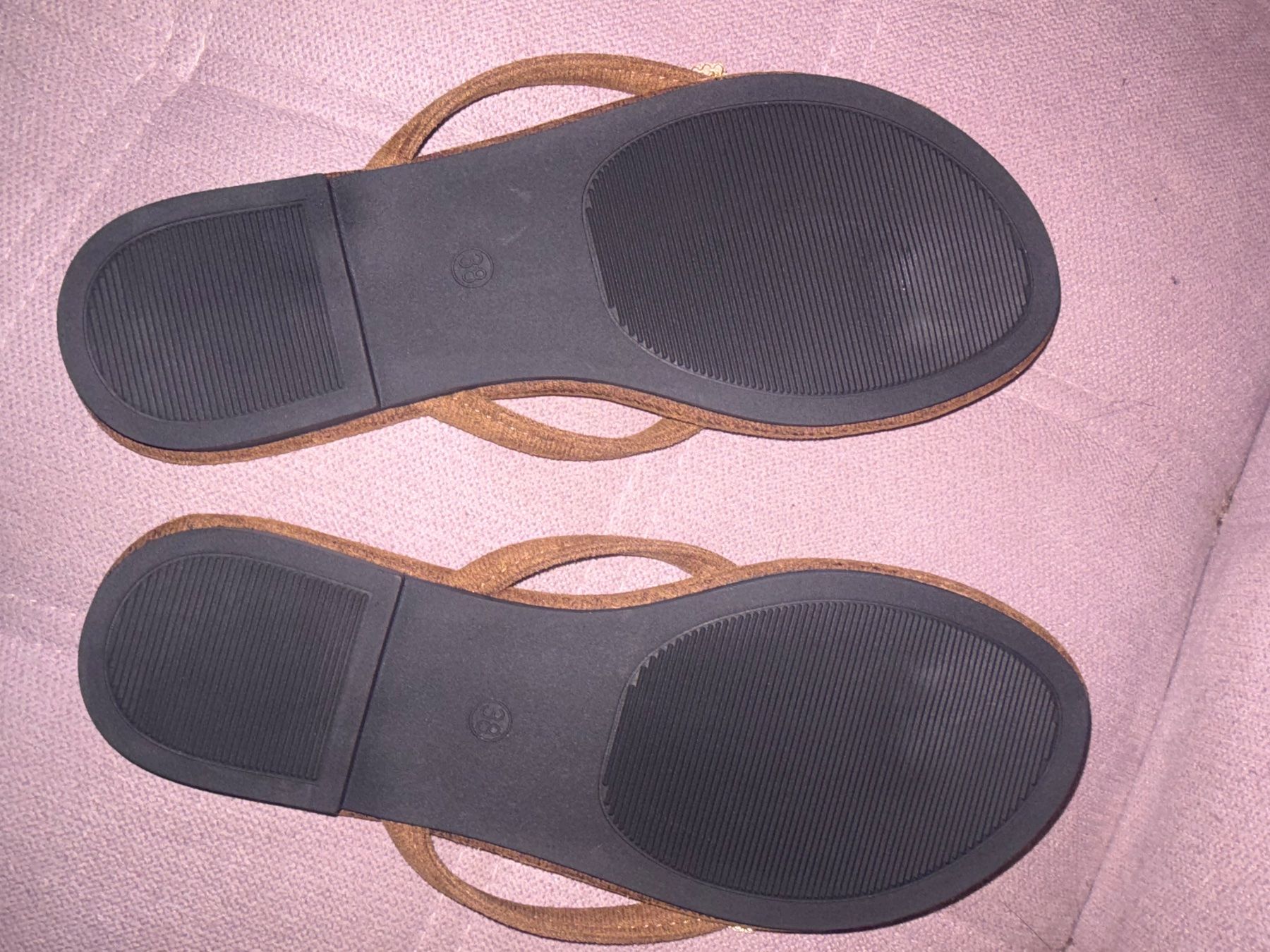 Damenschuhe: Neu: FlipFlops in beige/camel - Grösse 38 – Neu (gemäss Beschreibung) aus Innerthal von LadySwiss 1