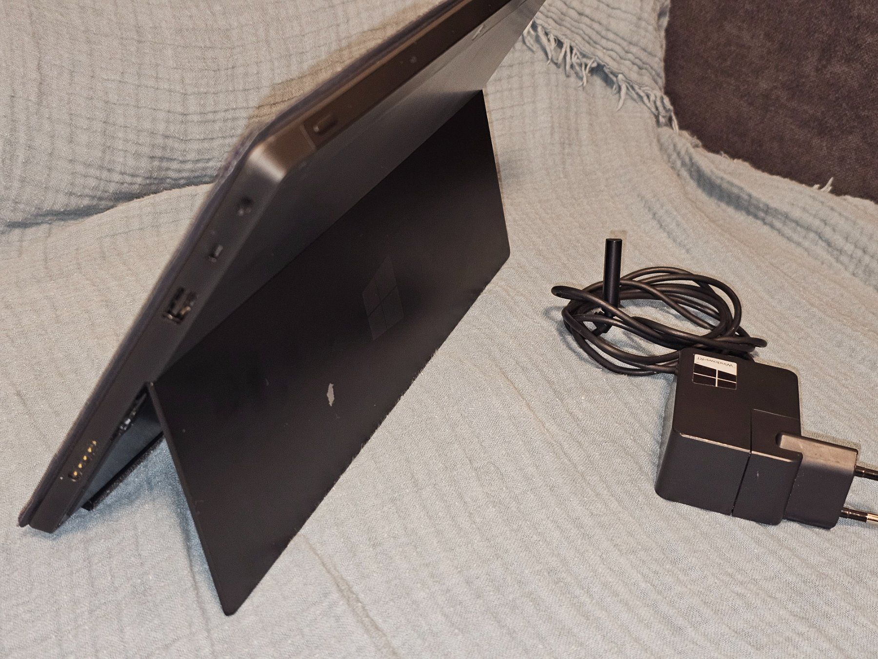Microsoft Tablet PC: Surface RT - Tablet tactile Microsoft 10" - Clavier! – Gebraucht aus Bulle von Bflowx 4