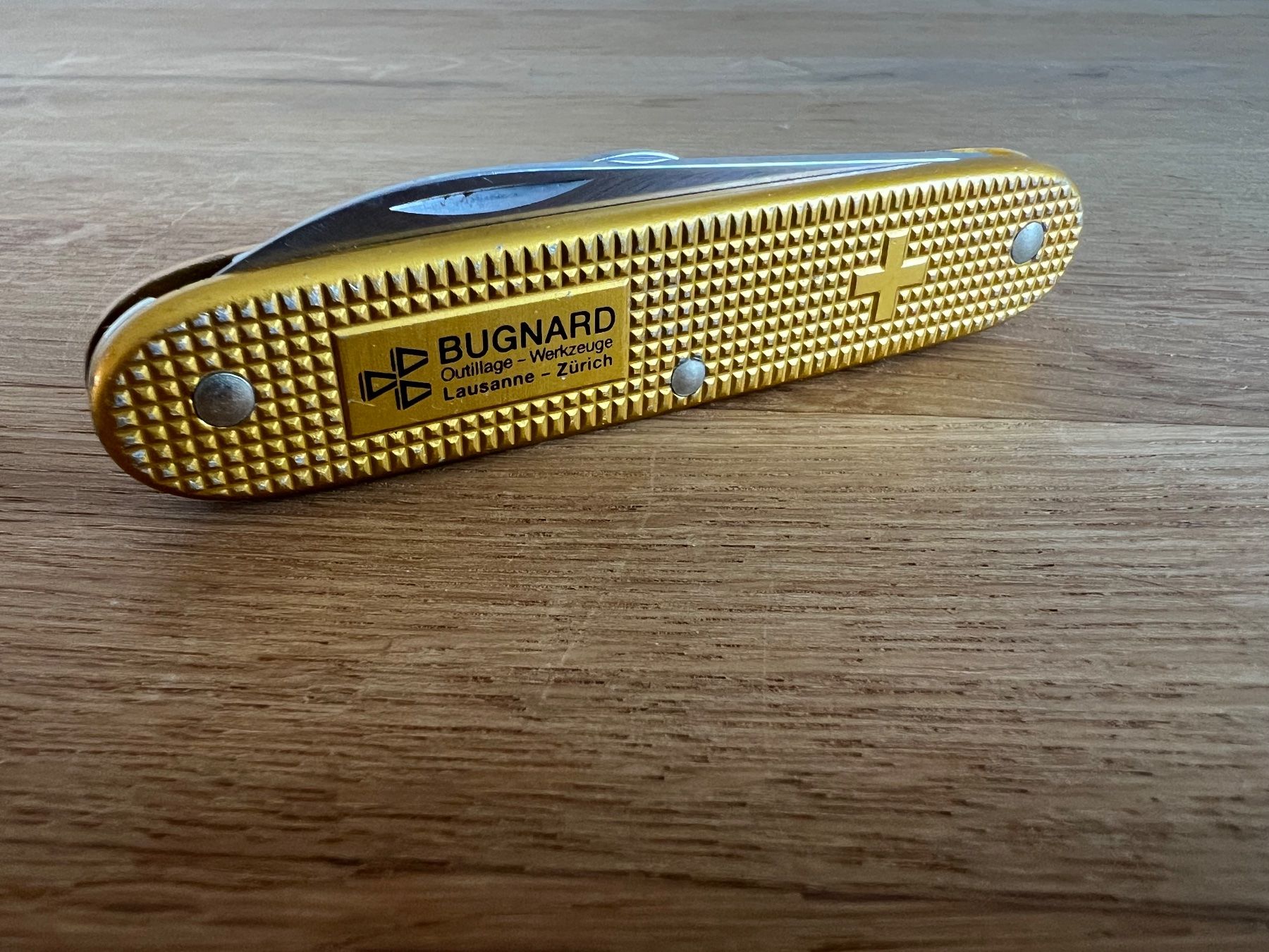 Victorinox Coltelli tascabile: Victorinox Alox Old Cross Sackmesser Bugnard gold – Usato da Frauenfeld venduto da lona05 1