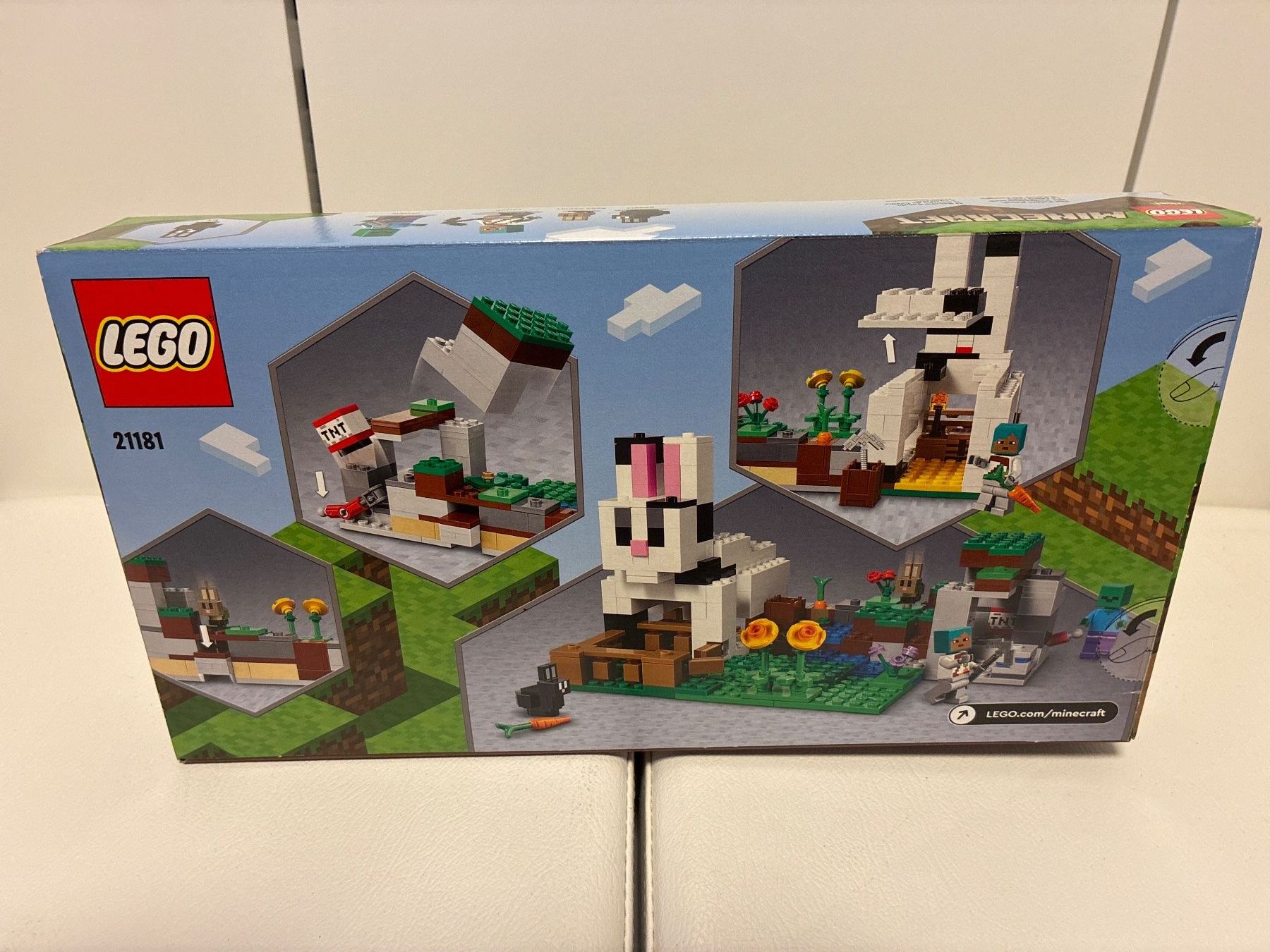 Lego Jeux de construction: LEGO Minecraft 21181 The Rabbit Ranch neu – Neuf avec emballage d'origine à Zürich par m7lx 1