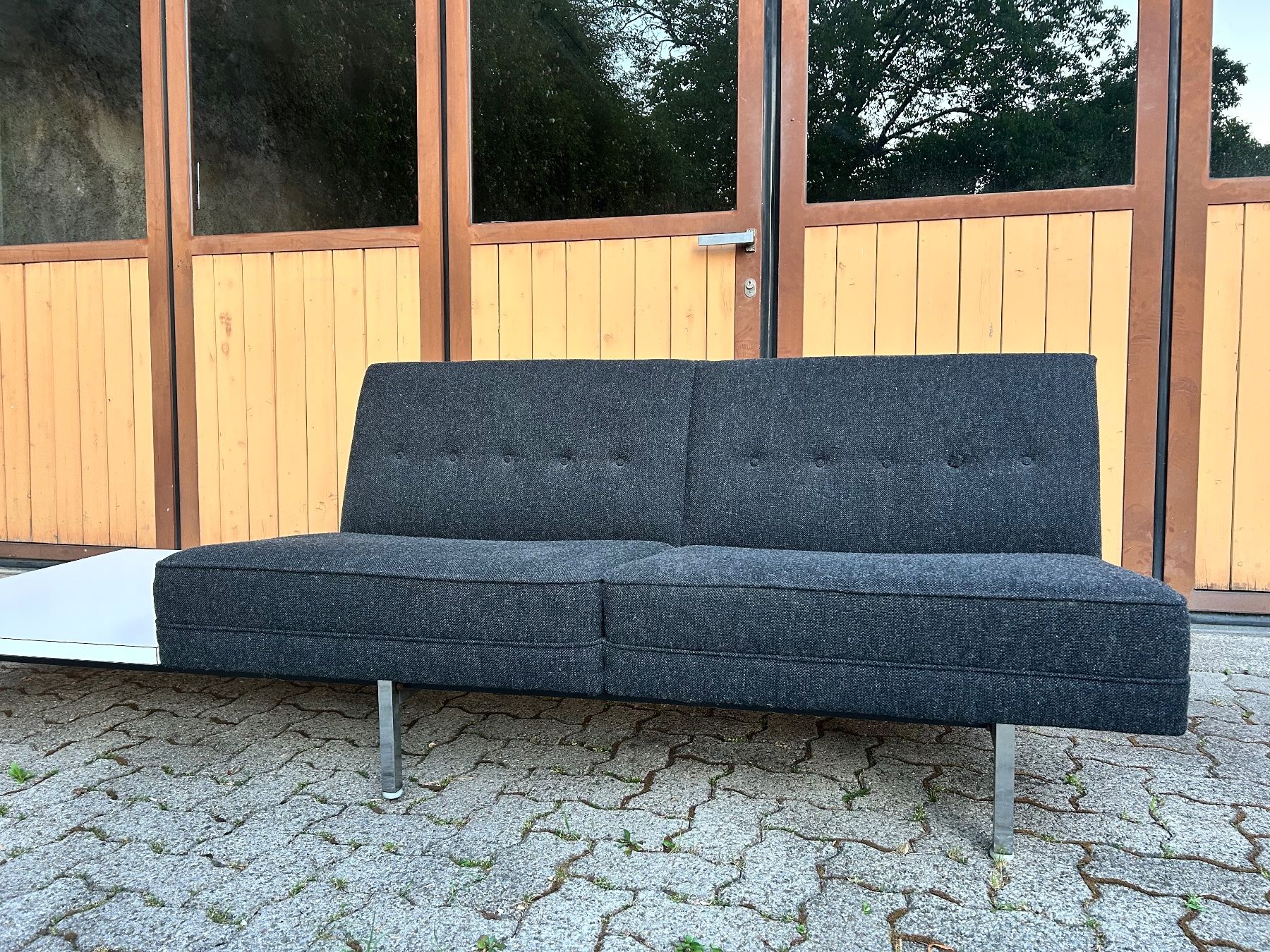 Sofas: George Nelson Modular Seating Two-Seater mit Beistelltischen – D'occasion à Pfäffikon ZH par Vail30