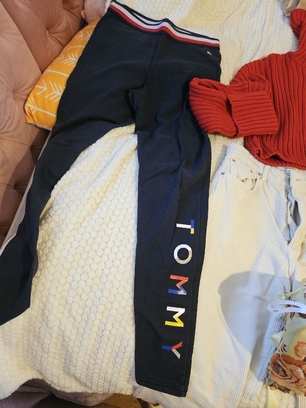 Lotti di vestiti: diverse Kleider, hosen, pullis, corset, tops – Usato da Bätterkinden venduto da trinidad103 4
