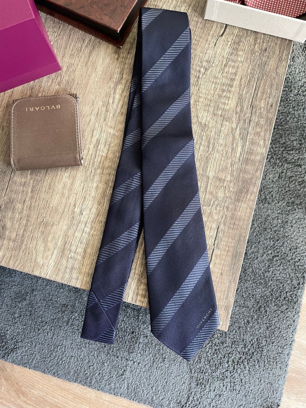 Givenchy Cravatte: Cravate Givenchy – Usato da Genève venduto da sha_rrt5
