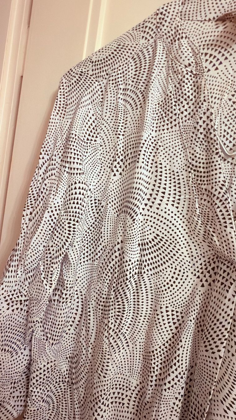 H&M Chemisiers: • Bluse mit Muster • – D'occasion à Basel par mendoza13 1